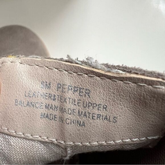 Dolce Vita Chelsea Boots Lug Sole Taupe Suede Size 6 - Picture 6 of 8